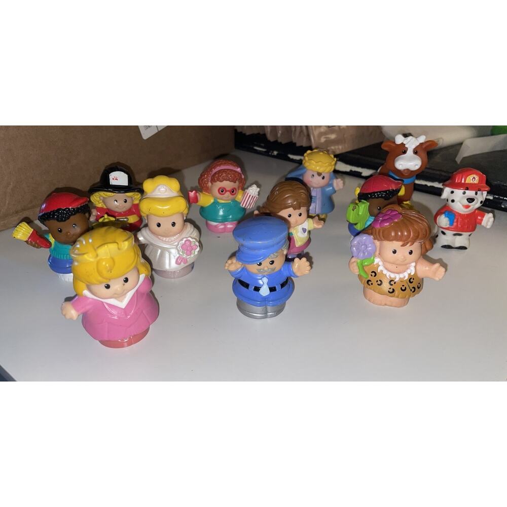 Lot Of 12 Fisher Price Little People Figurines Mostly Vintage 2000’s Characters